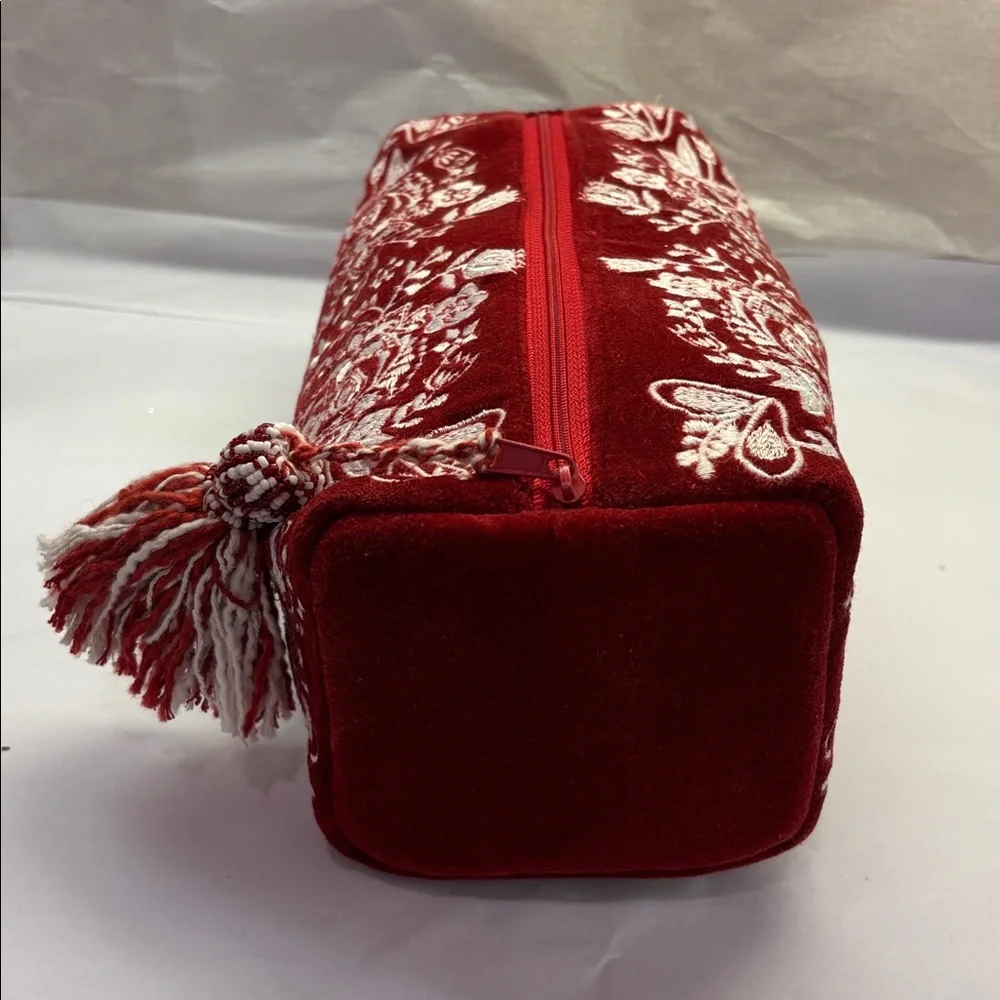 NWOT Made in India Embroidered Velvet Cosmetic Travel Bag